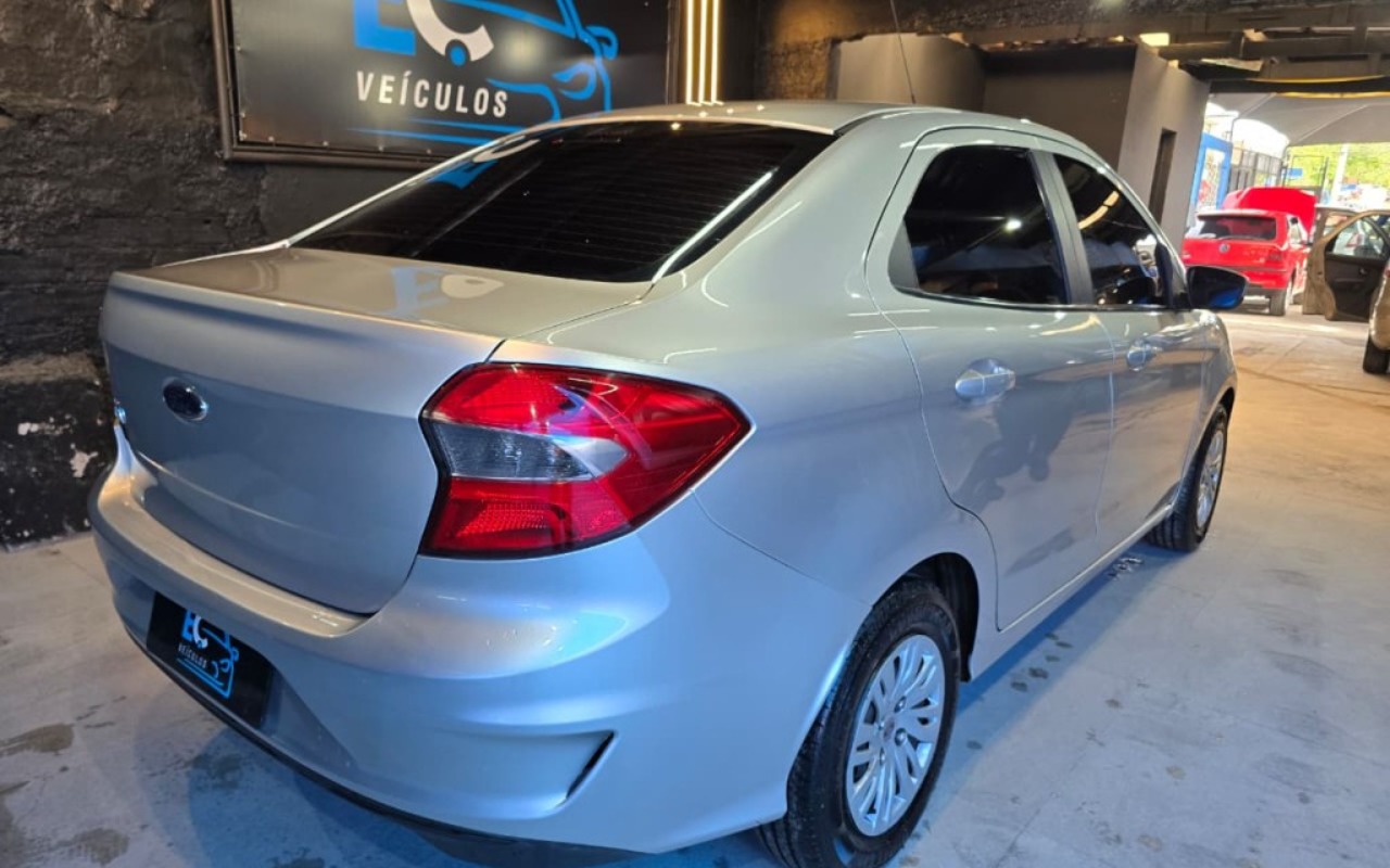 imagem-https://www.socarrao.com.br/sc-vehicle-images-prod/4307853/1791461101543-NC04ODBjYmMzYTQ3MDU1M2NkZDFjOWUyYWE3ZjJiMDYzYS5qcGc.jpg