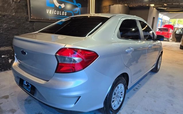 imagem-https://www.socarrao.com.br/sc-vehicle-images-prod/4307853/1791461101543-NC04ODBjYmMzYTQ3MDU1M2NkZDFjOWUyYWE3ZjJiMDYzYS5qcGc.jpg