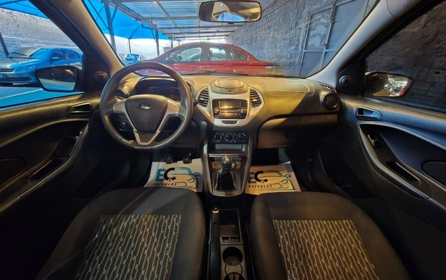 imagem-https://www.socarrao.com.br/sc-vehicle-images-prod/4307853/1791461101841-Ny00MjM2NmJlNWY3NDg2ZTMwZGExMGVjNDAzYWZlMTM3MC5qcGc.jpg