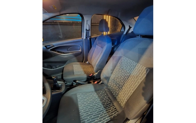 imagem-https://www.socarrao.com.br/sc-vehicle-images-prod/4307853/1791461101981-OC0yYzdiOTBlZGVlNDU4NGZjN2M3MWM0NDViYjg0YzkxNC5qcGc.jpg