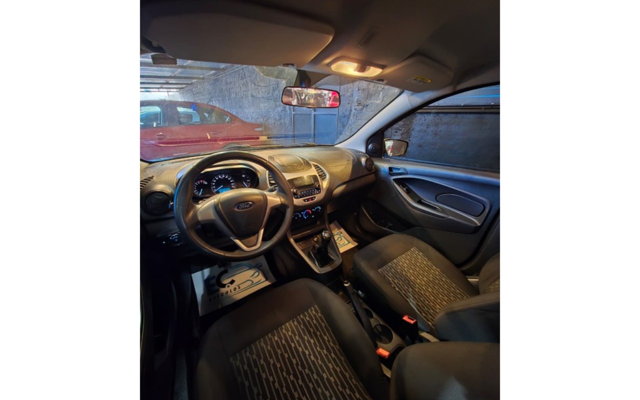 imagem-https://www.socarrao.com.br/sc-vehicle-images-prod/4307853/1791461102080-OS0zMjllZmM1MzA1ODllYTIxMzk4NTA1ODUyOTQ1YmM1MS5qcGc.jpg