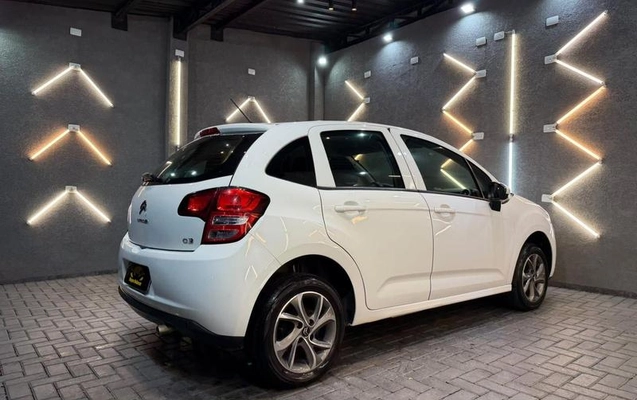 imagem-https://www.socarrao.com.br/sc-vehicle-images-prod/4308003/1791892655107-8541609_5_B_7bf922f227.jpeg