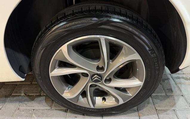 imagem-https://www.socarrao.com.br/sc-vehicle-images-prod/4308003/1791892655121-8541609_12_B_73dd6c005f.jpeg