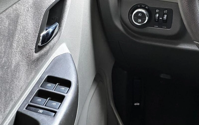 imagem-https://www.socarrao.com.br/sc-vehicle-images-prod/4308129/1791550371772-8553497_15_B_81558d9f2c.jpeg
