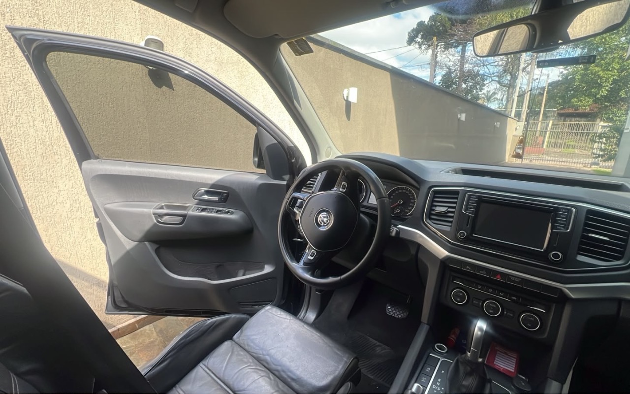 Volkswagen Amarok 2017 Preto — foto 1 de 3