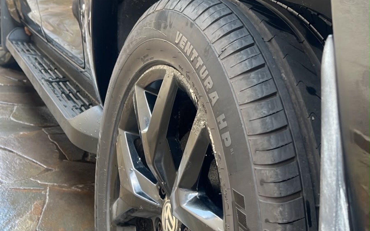 imagem-https://www.socarrao.com.br/sc-vehicle-images-prod/4308143/1791464979660-ZWYzZjI4Y2MtM2RjYS00MmZiLTlmZDktZWFkNWU4MDQ4ZTczLmpwZWc.jpeg