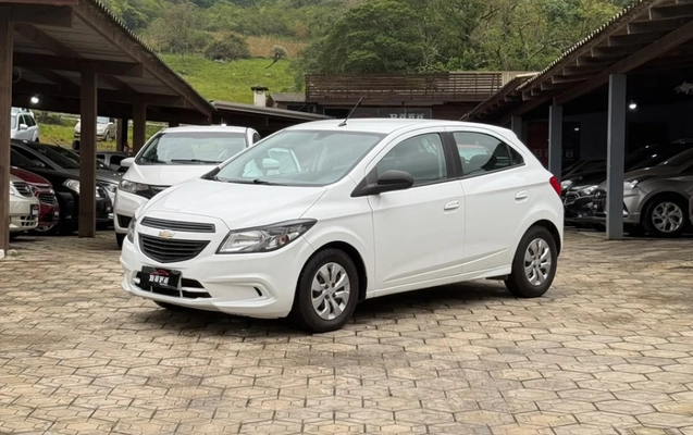 imagem-https://www.socarrao.com.br/sc-vehicle-images-prod/4308219/1791464707457-LOUZ9AyWmHoYKgezlzaYJiY0TggYOwko.jpg