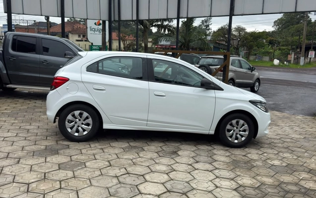 imagem-https://www.socarrao.com.br/sc-vehicle-images-prod/4308219/1791464707460-uLqkC2ituYozrDZvsribfzEv1xXb7JiK.jpg