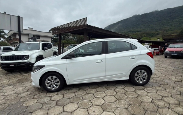 imagem-https://www.socarrao.com.br/sc-vehicle-images-prod/4308219/1791464707462-lgJCD67M185ly7tIQ6OLPNmMbRsyFa23.jpg