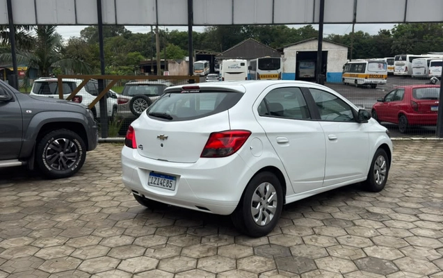 imagem-https://www.socarrao.com.br/sc-vehicle-images-prod/4308219/1791464707463-AIbnkofLWhrvqtoImLcHYBtygT7pg0Hn.jpg