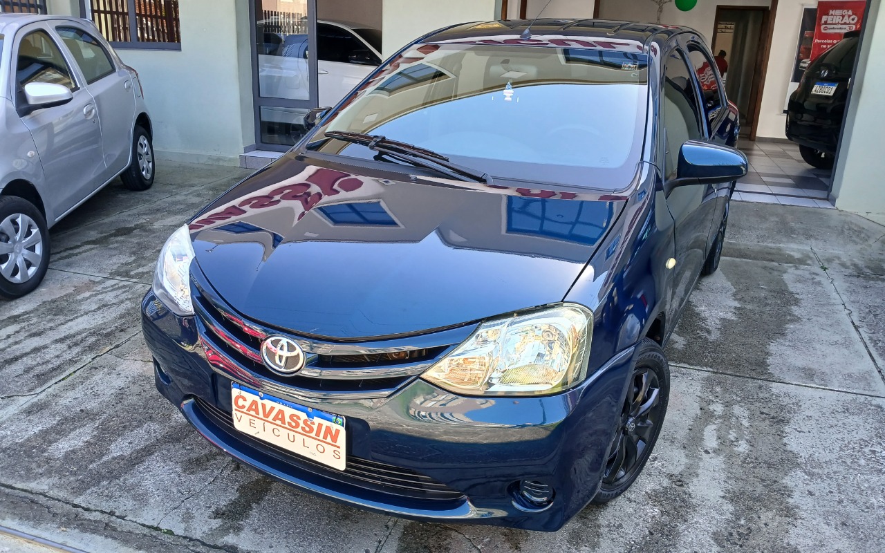 Toyota Etios 2015 Azul — foto 1 de 3