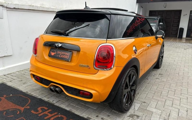 imagem-https://www.socarrao.com.br/sc-vehicle-images-prod/4308363/1791554629591-8554444_6_B_1016ed64c2.jpeg