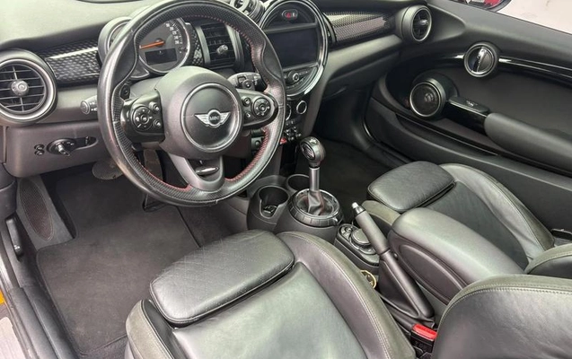 imagem-https://www.socarrao.com.br/sc-vehicle-images-prod/4308363/1791554629592-8554444_10_B_9122eec8d5.jpeg