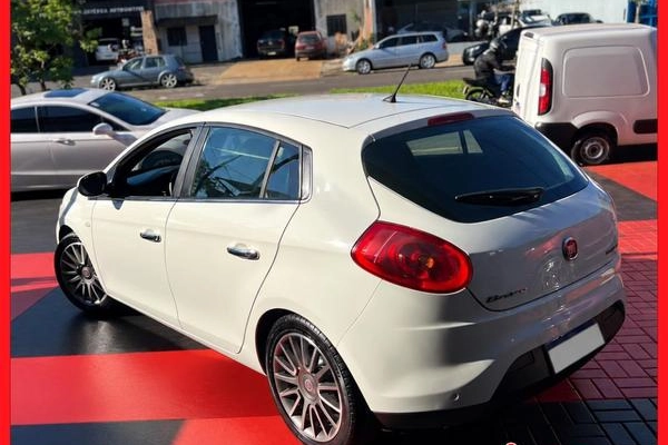 imagem-https://www.socarrao.com.br/sc-vehicle-images-prod/4308371/1791465760101-8526830_3_B_552f2054d8.jpg