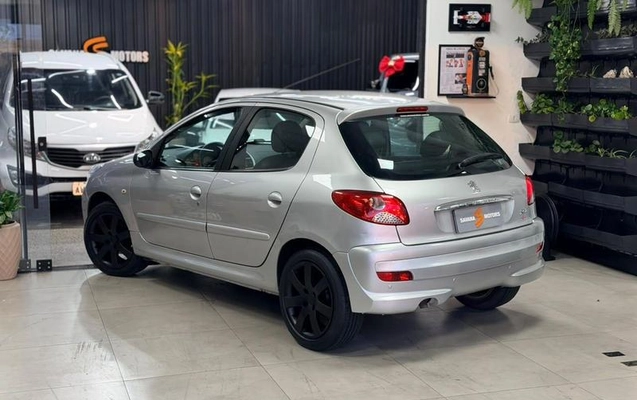 imagem-https://www.socarrao.com.br/sc-vehicle-images-prod/4308476/1792517529987-8548077_5_B_a129e9ac81.jpeg