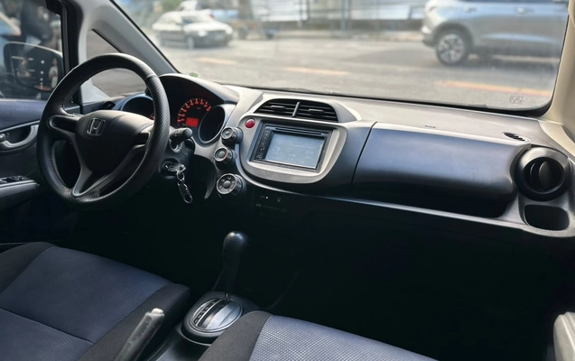 imagem-https://www.socarrao.com.br/sc-vehicle-images-prod/4308483/1791580361081-003_c6beef10adf385379acf351870580e54.jpg