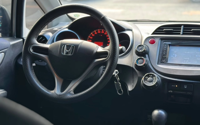 imagem-https://www.socarrao.com.br/sc-vehicle-images-prod/4308483/1791580361083-003_d8cc172b27216eaa9112a1c7034c69bd.jpg