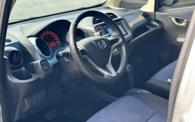 imagem-https://www.socarrao.com.br/sc-vehicle-images-prod/4308483/1791580361086-003_81d88478fc59fbedf19834e5a0463cc0.jpg