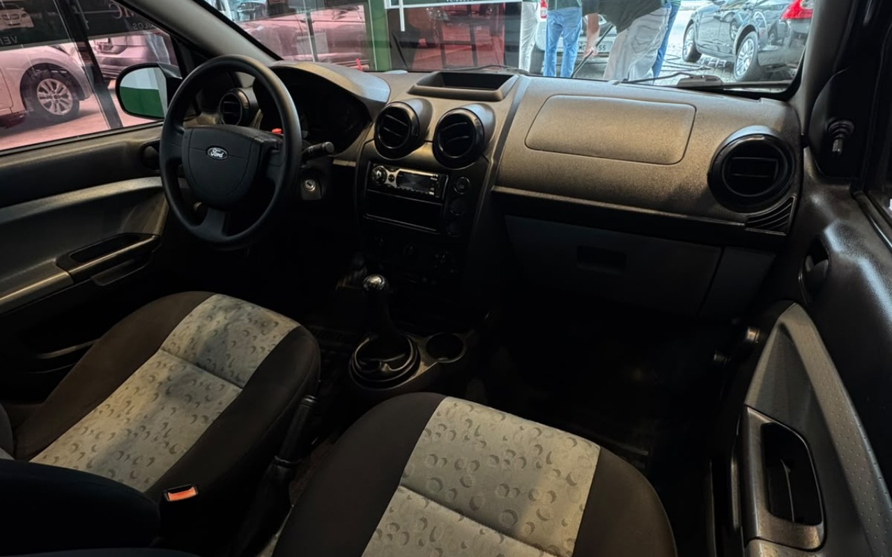 imagem-https://www.socarrao.com.br/sc-vehicle-images-prod/4308487/1791466326105-V2hhdHNBcHAgSW1hZ2UgMjAyNi0xMC0wOCBhdCAwOS40OS40OS5qcGVn.jpeg
