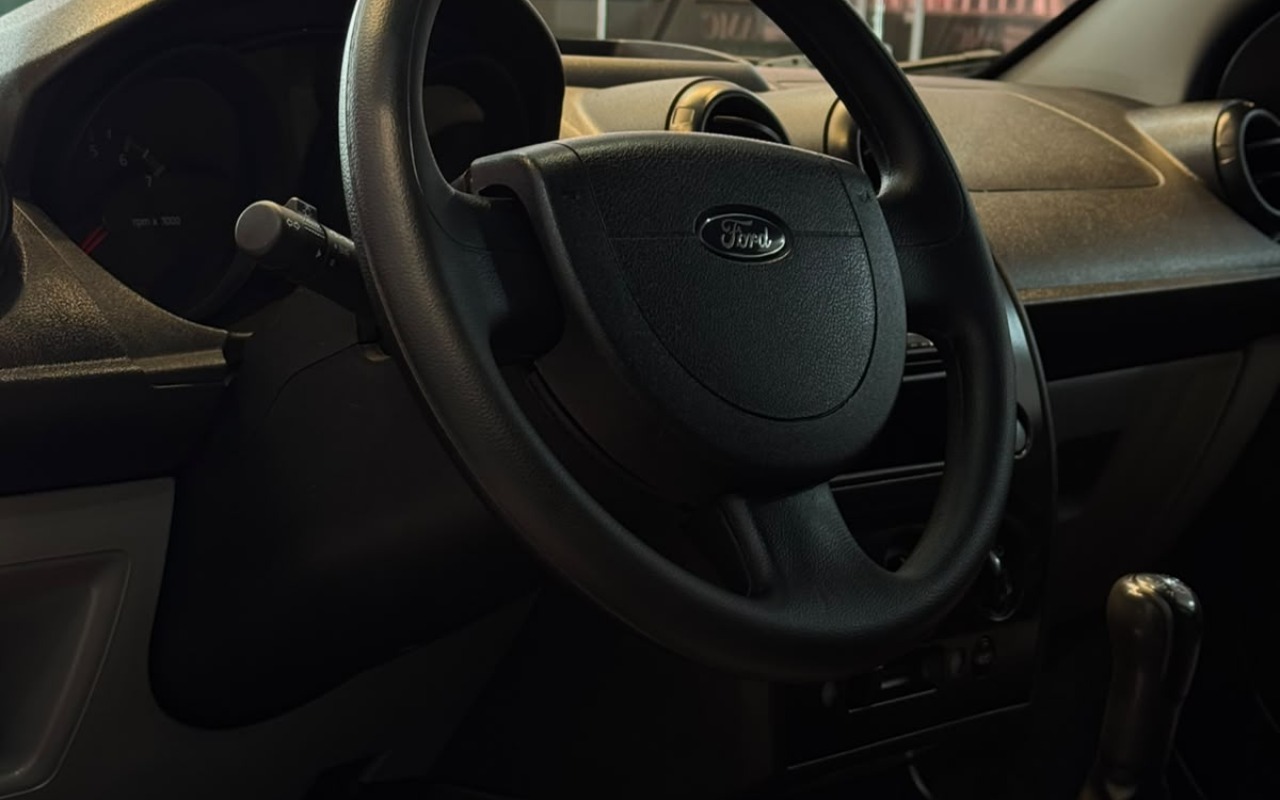 imagem-https://www.socarrao.com.br/sc-vehicle-images-prod/4308487/1791466327073-V2hhdHNBcHAgSW1hZ2UgMjAyNi0xMC0wOCBhdCAwOS40OS40OC5qcGVn.jpeg