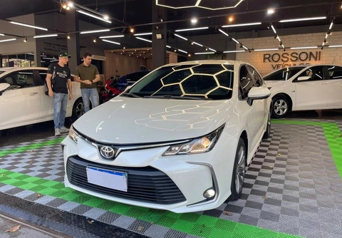 Toyota Corolla 2020 Branco — foto 1 de 3