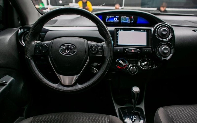 imagem-https://www.socarrao.com.br/sc-vehicle-images-prod/4308584/1792529652085-8479260_11_B_5c8bf44489.jpeg