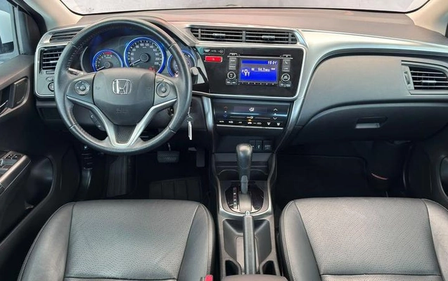 imagem-https://www.socarrao.com.br/sc-vehicle-images-prod/4308707/1791573306061-8400914_18_B_f5da8d6092.jpeg