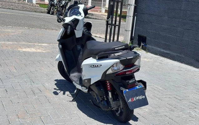 imagem-https://www.socarrao.com.br/sc-vehicle-images-prod/4309019/1791571697490-8554886_1_B_b8195e9315.jpeg