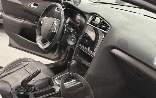imagem-https://www.socarrao.com.br/sc-vehicle-images-prod/4309056/1791469778309-vehicle_image_1791469772_2a77f4d65ef81ee020e4365fd355f82a.jpeg
