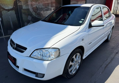 Chevrolet Astra 2011 Branco — foto 1 de 3