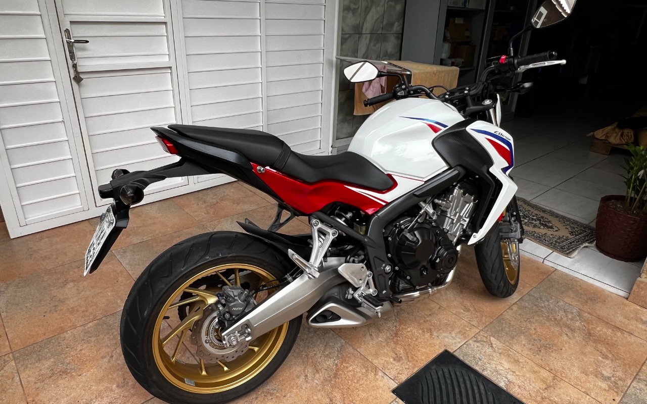 imagem-https://www.socarrao.com.br/sc-vehicle-images-prod/4309212/1791470523496-SU1HXzg0MjMuanBlZw.jpeg