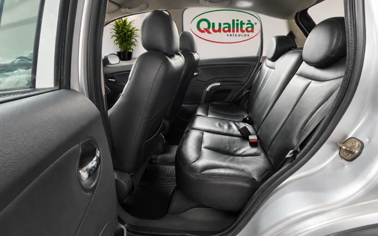 imagem-https://www.socarrao.com.br/sc-vehicle-images-prod/4309281/1791470709137-MTMucG5n.png