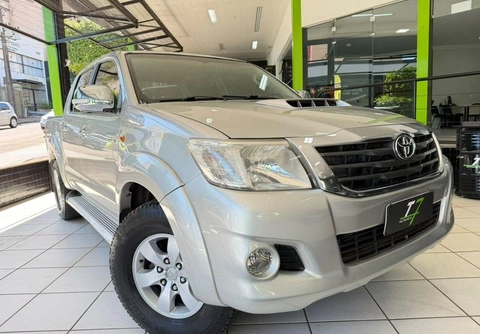 Toyota Hilux 2013 Prata — foto 1 de 3