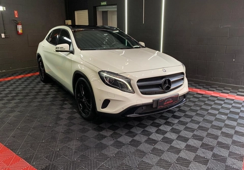 Mercedes-Benz GLA 200 2015 Branco — foto 1 de 3