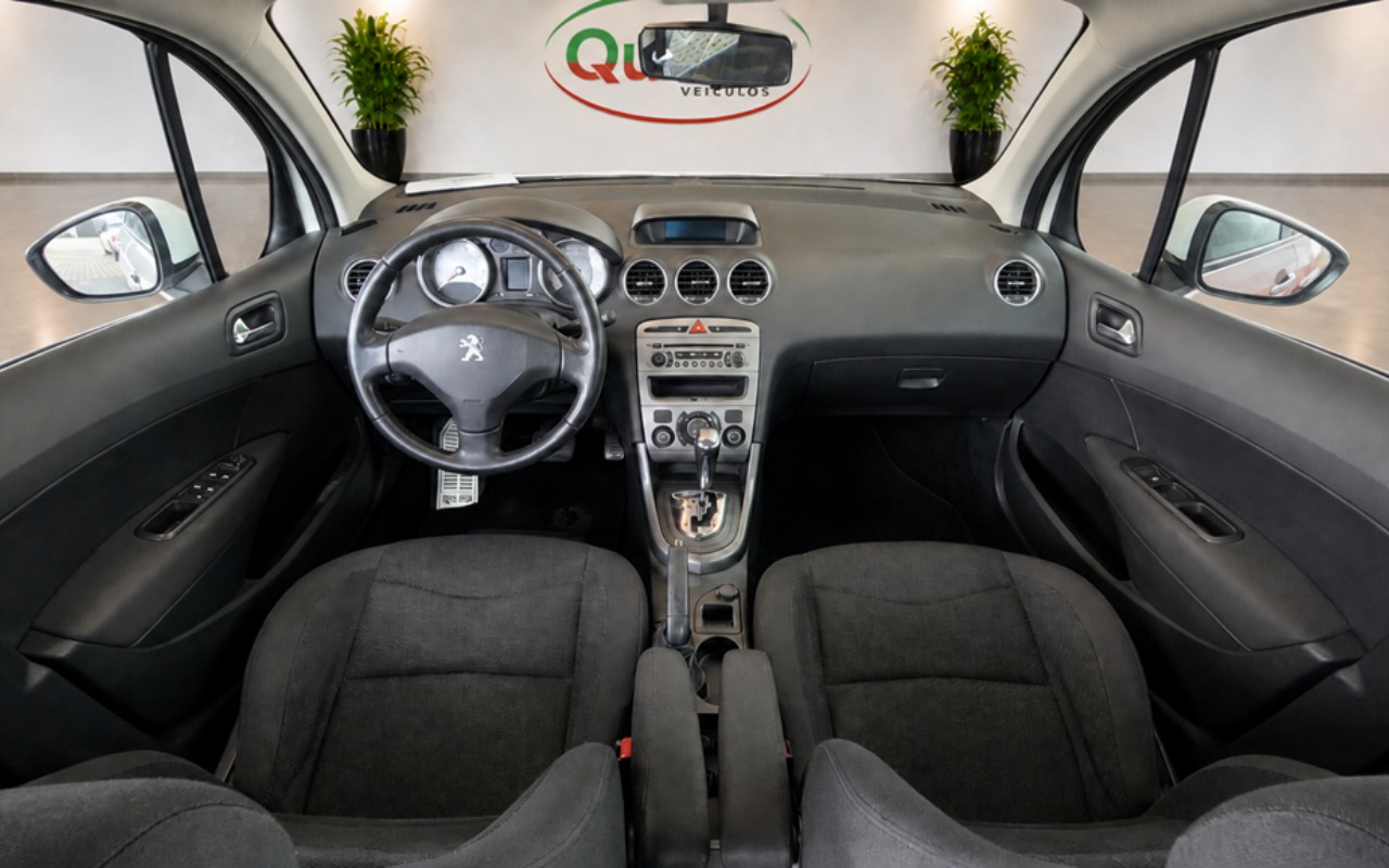 imagem-https://www.socarrao.com.br/sc-vehicle-images-prod/4309365/1791471227996-MTEucG5n.png