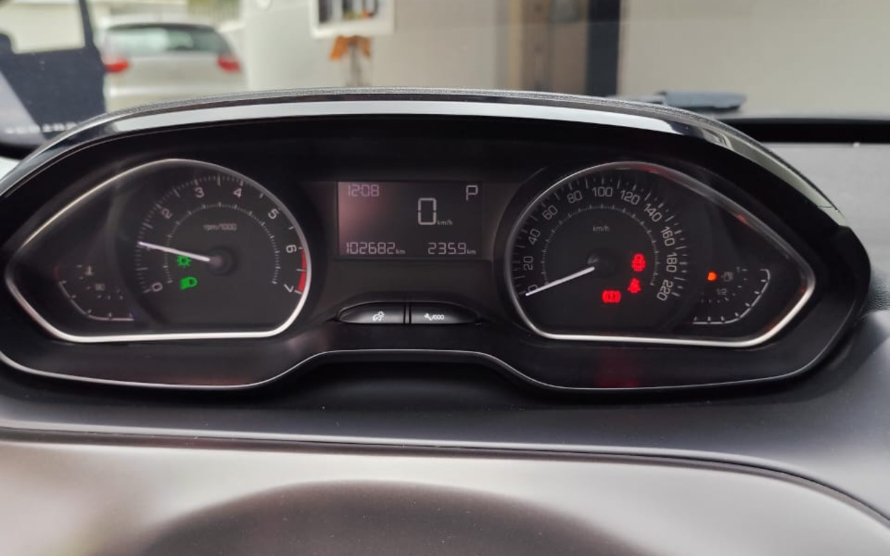 imagem-https://www.socarrao.com.br/sc-vehicle-images-prod/4309462/1791471959290-V2hhdHNBcHAgSW1hZ2UgMjAyNi0xMC0wOCBhdCAxMS40Ny40OSAoMikuanBlZw.jpeg