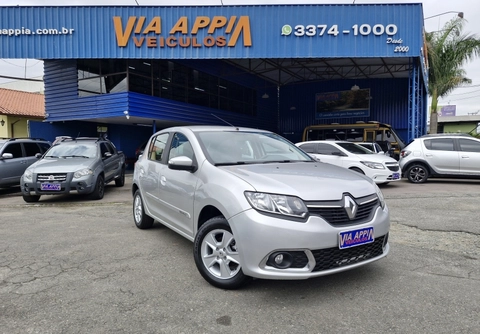 Renault Sandero 2015 Prata — foto 1 de 3