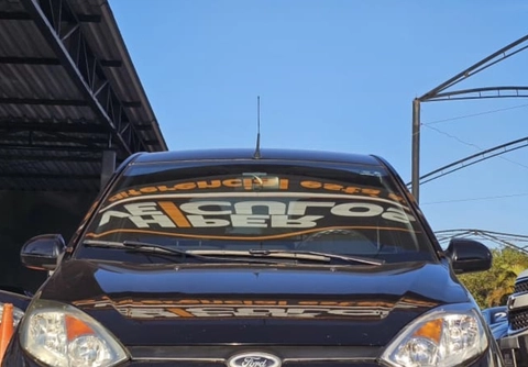 Ford Fiesta 1.6 16V Flex Mec. 5p 2014 Preto — foto 1 de 3