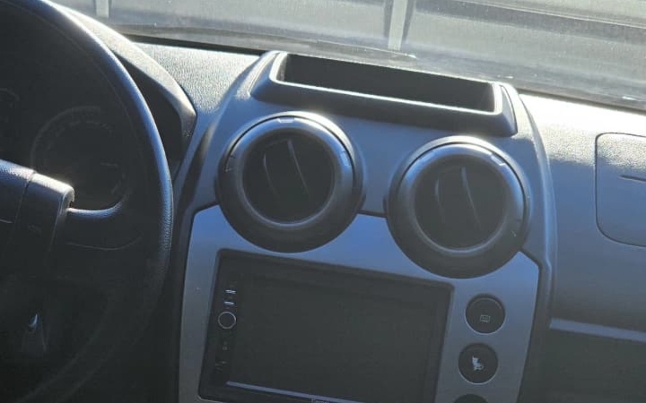 imagem-https://www.socarrao.com.br/sc-vehicle-images-prod/4309583/1791472952992-MGVlMDY4MGItZjQ3OS00NmI0LWFlMDctNjU3NDkyMmNhZjU0LmpwZw.jpg