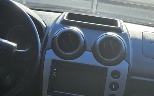 imagem-https://www.socarrao.com.br/sc-vehicle-images-prod/4309583/1791472952992-MGVlMDY4MGItZjQ3OS00NmI0LWFlMDctNjU3NDkyMmNhZjU0LmpwZw.jpg