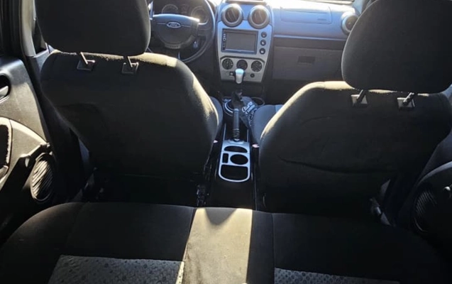 imagem-https://www.socarrao.com.br/sc-vehicle-images-prod/4309583/1791472953445-MTBjNjMxZWMtZDgxMS00M2M1LTg5ZWMtODA1NDYxMGFlMzEzLmpwZw.jpg