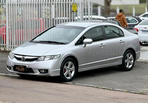 Honda Civic 2010 Prata — foto 1 de 3