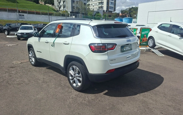 imagem-https://www.socarrao.com.br/sc-vehicle-images-prod/4309962/1791475980592-2_032152.jpg