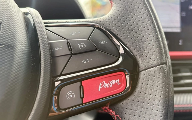 imagem-https://www.socarrao.com.br/sc-vehicle-images-prod/4310139/1791477171684-V2hhdHNBcHAgSW1hZ2UgMjAyNi0xMC0wNyBhdCAxMS4wNy4yMyAoMykuanBlZw.jpeg