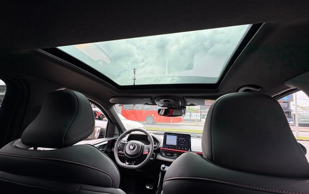 imagem-https://www.socarrao.com.br/sc-vehicle-images-prod/4310139/1791477172930-V2hhdHNBcHAgSW1hZ2UgMjAyNi0xMC0wNyBhdCAxMS4xMS40MS5qcGVn.jpeg