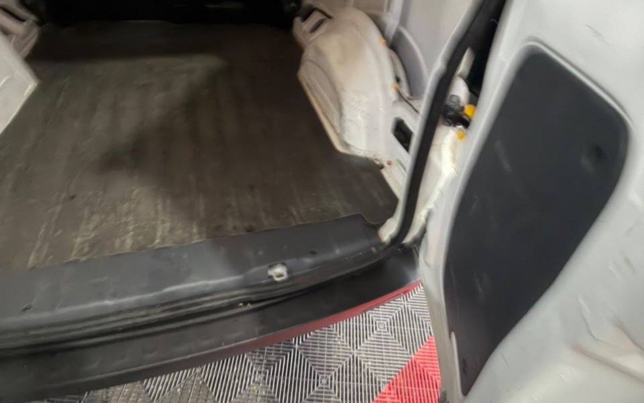 imagem-https://www.socarrao.com.br/sc-vehicle-images-prod/4310240/1791478049159-V2hhdHNBcHAgSW1hZ2UgMjAyNi0xMC0wMSBhdCAxMy40OC40NCAoMikuanBlZw.jpeg