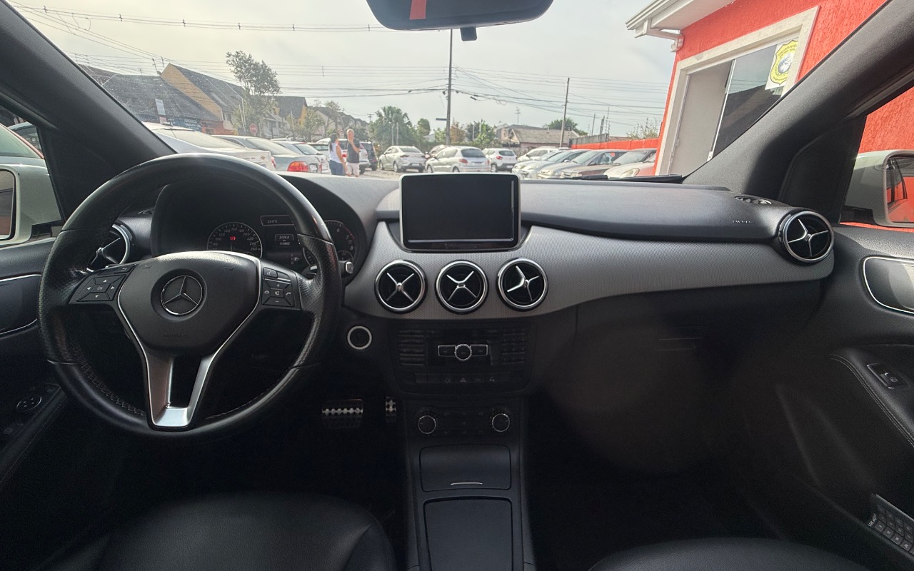 imagem-https://www.socarrao.com.br/sc-vehicle-images-prod/4310330/1791547842730-SU1HXzA5MjIuanBlZw.jpeg