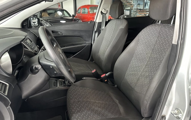 imagem-https://www.socarrao.com.br/sc-vehicle-images-prod/4310546/1791480278165-vehicle_image_1791480031_373d2db41c67c174fb757f4daf47e470.jpeg