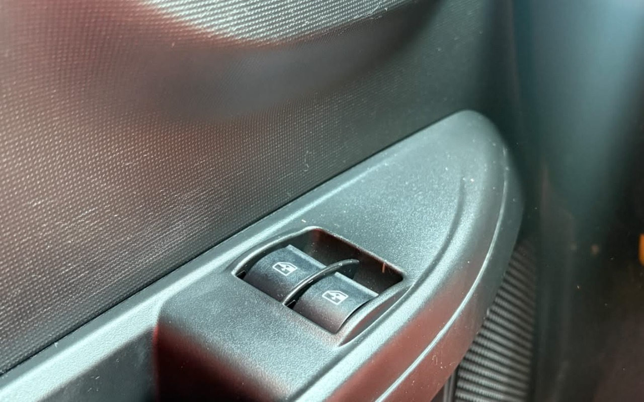 imagem-https://www.socarrao.com.br/sc-vehicle-images-prod/4310623/1791480683613-V2hhdHNBcHAgSW1hZ2UgMjAyNi0xMC0wOCBhdCAxNC4xMC4wMyAoMikuanBlZw.jpeg