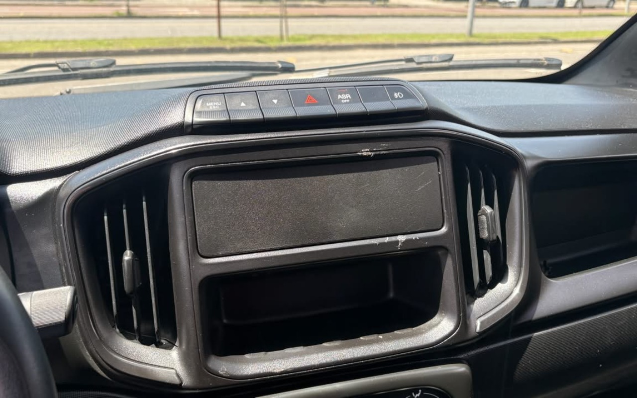 imagem-https://www.socarrao.com.br/sc-vehicle-images-prod/4310623/1791480683778-V2hhdHNBcHAgSW1hZ2UgMjAyNi0xMC0wOCBhdCAxNC4xMC4wMyAoMykuanBlZw.jpeg